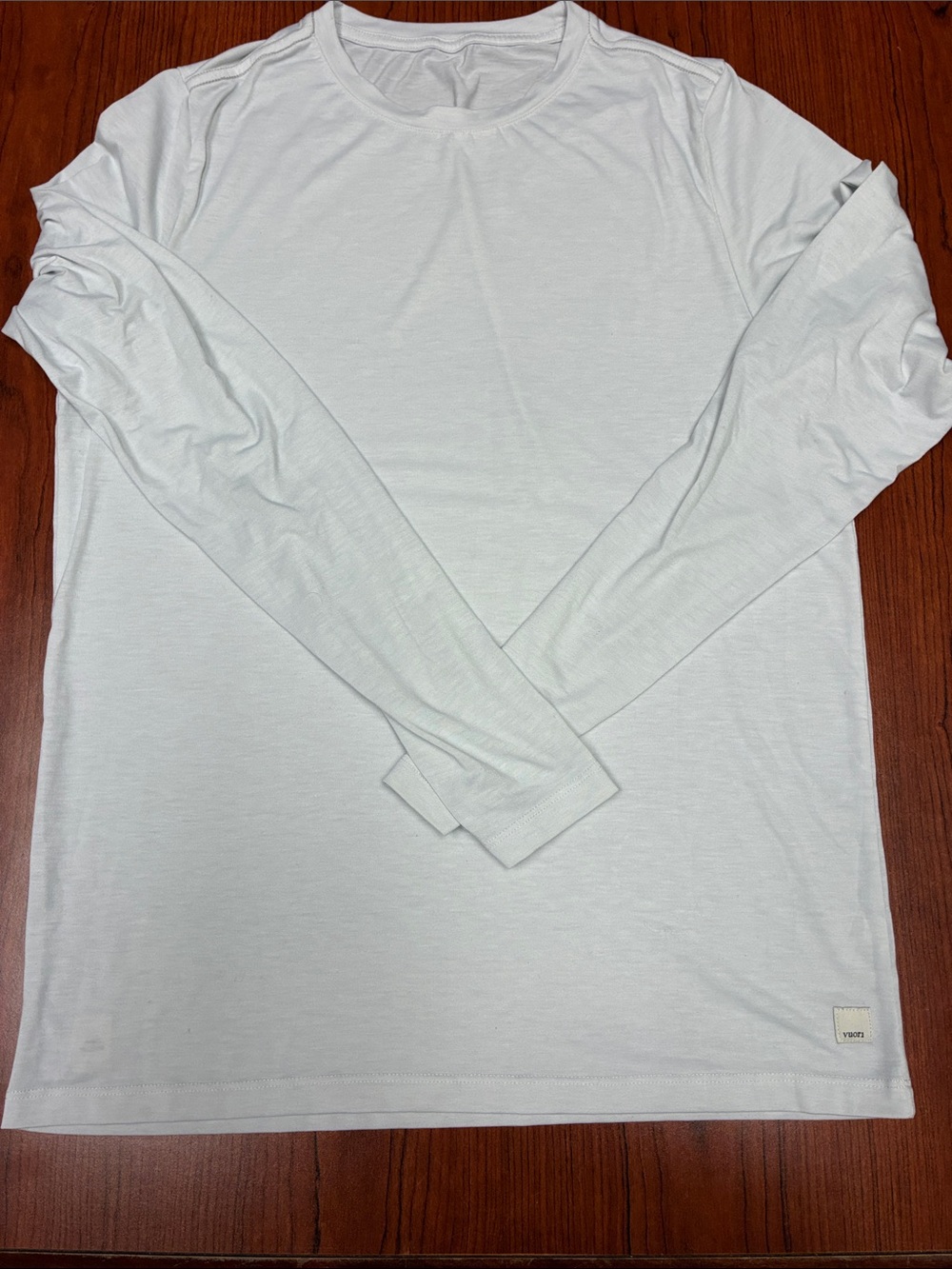 Vuori Men's Frost Grey  Long-Sleeve Crewneck Shirt Size M